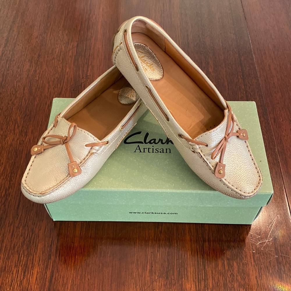 Gold Leather Mocs Driving Shoe Clarks Dunbar Racer Flats Loafers Size 6